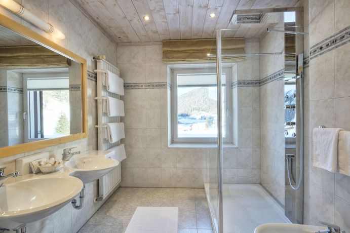 Imagen de la habitación del Hotel Suitehotel Gampen. Foto 2