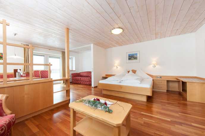 Imagen de la habitación del Hotel Suitehotel Gampen. Foto 6