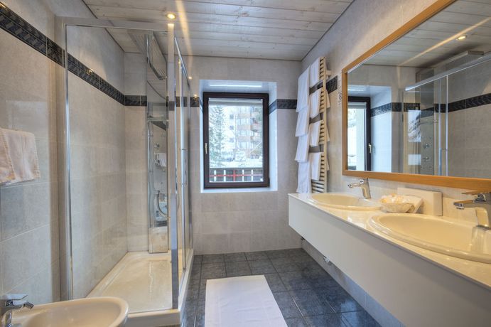 Imagen de la habitación del Hotel Suitehotel Gampen. Foto 17