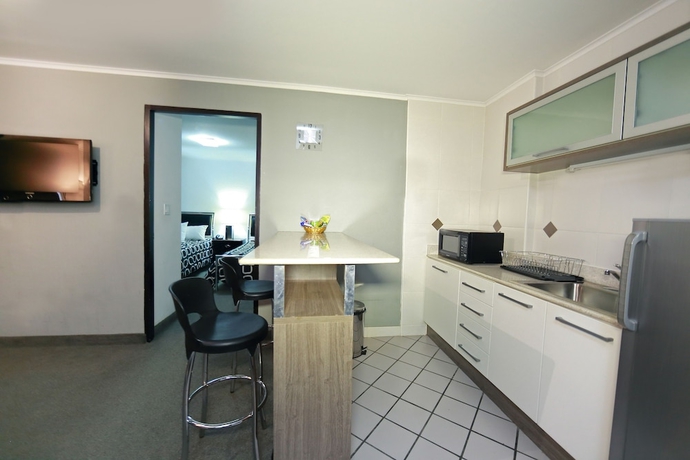 Imagen de la habitación del Hotel Suites Ambassador. Foto 5