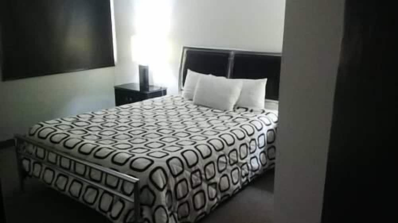 Imagen de la habitación del Hotel Suites Ambassador. Foto 8