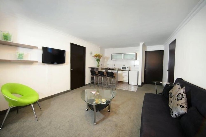 Imagen de los interiores del Hotel Suites Ambassador. Foto 12