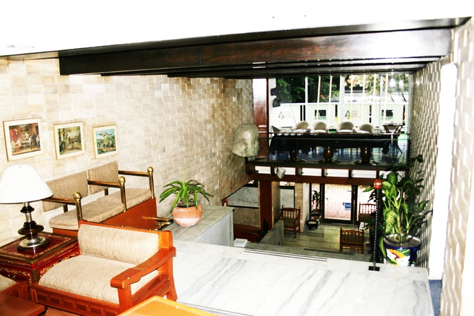 Imagen de los interiores del Hotel Suites Amberes. Foto 11