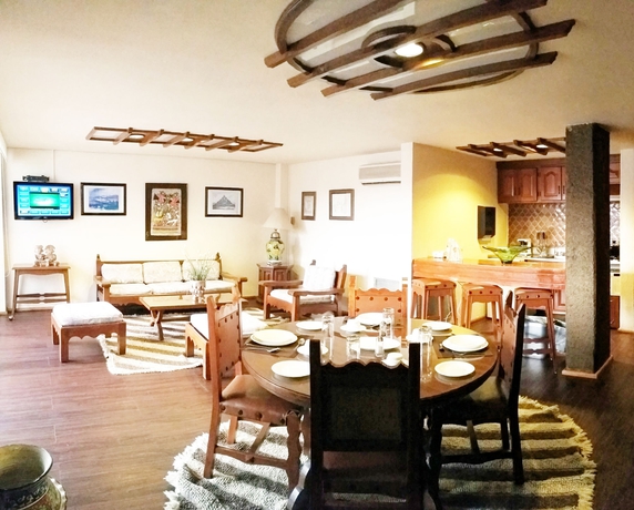 Imagen de la habitación del Hotel Suites Amberes. Foto 8