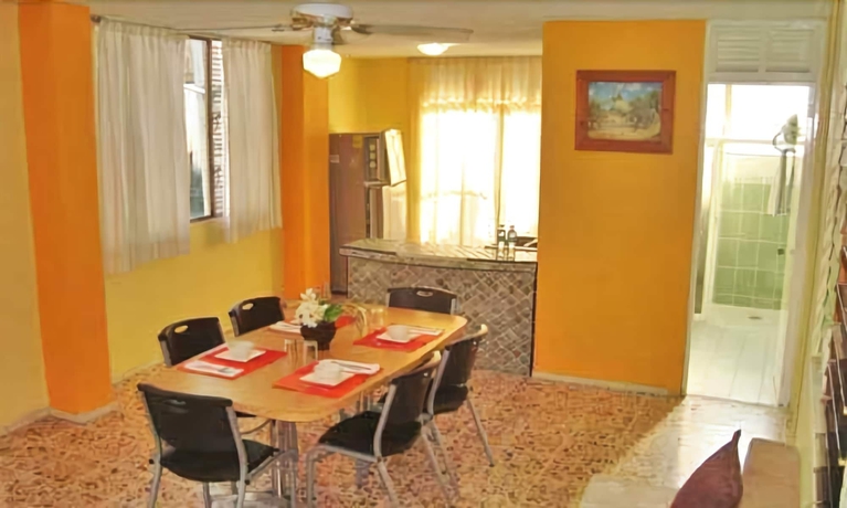 Imagen de la habitación del Hotel Suites Angelopolis. Foto 14