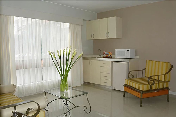 Imagen de la habitación del Hotel Suites Antique Apart. Foto 4