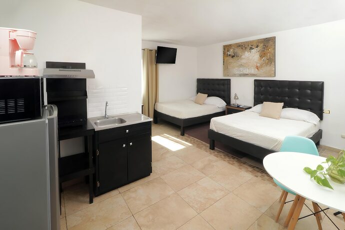 Imagen de la habitación del Hotel Suites Apodaca. Foto 12