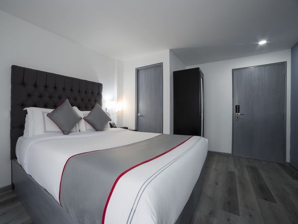 Imagen de la habitación del Hotel Suites Arboleda 215. Foto 5