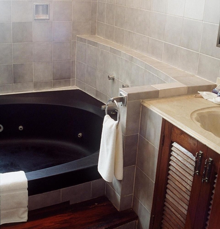 Imagen de la habitación del Hotel Suites Bahia. Foto 3