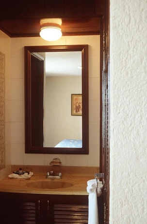 Imagen de la habitación del Hotel Suites Bahia. Foto 6