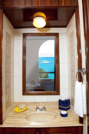 Imagen de la habitación del Hotel Suites Bahia. Foto 7