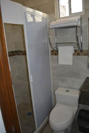 Imagen de la habitación del Hotel Suites Bajio. Foto 6