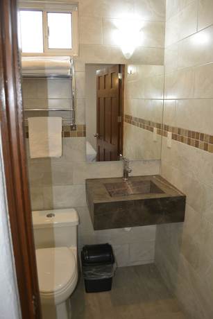 Imagen de la habitación del Hotel Suites Bajio. Foto 9