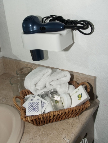 Imagen de la habitación del Hotel Suites Berna Doce. Foto 5