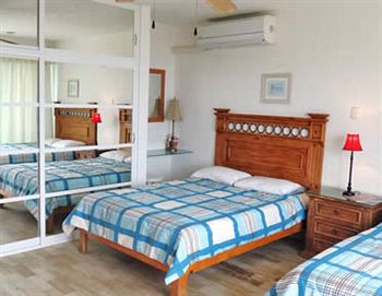 Imagen de la habitación del Hotel Suites Brisas. Foto 2