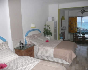 Imagen de la habitación del Hotel Suites Brisas. Foto 4
