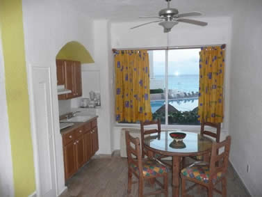 Imagen de la habitación del Hotel Suites Brisas. Foto 5