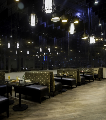 Imagen de los interiores del Hotel Suites Camino Real. Foto 15