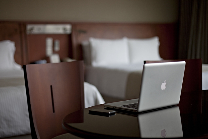 Imagen de la habitación del Hotel Suites Camino Real. Foto 13