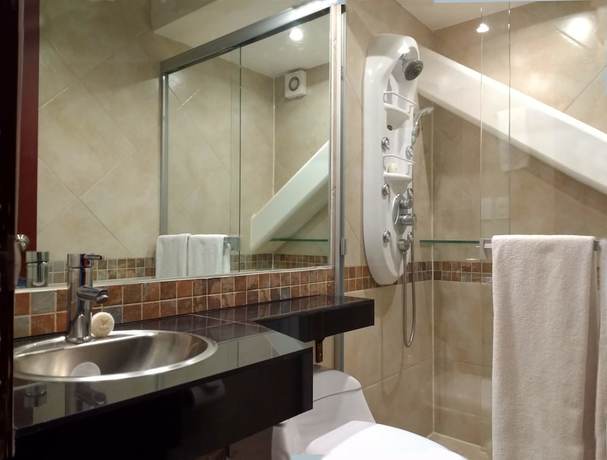 Imagen de la habitación del Hotel Suites Capri Reforma Angel. Foto 3