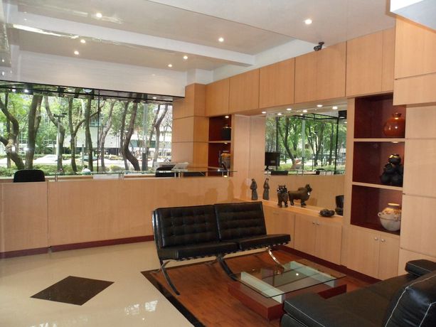 Imagen de los interiores del Hotel Suites Capri Reforma Angel. Foto 18