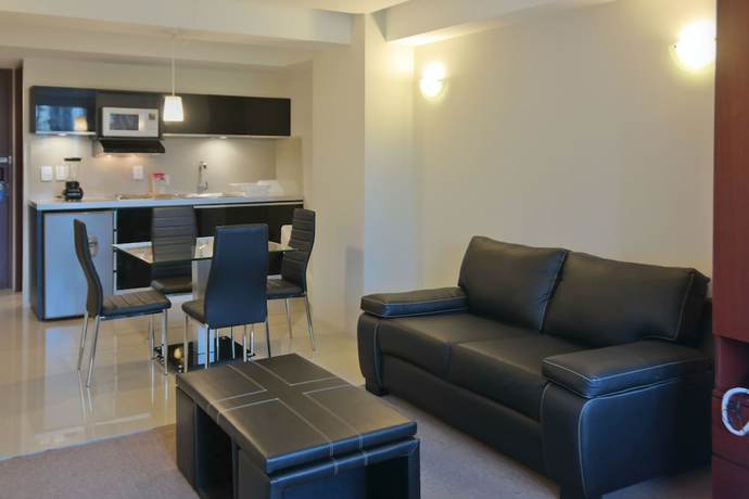 Imagen de la habitación del Hotel Suites Capri Reforma Angel. Foto 12
