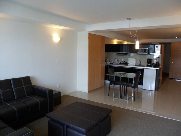 Imagen de la habitación del Hotel Suites Capri Reforma. Foto 4