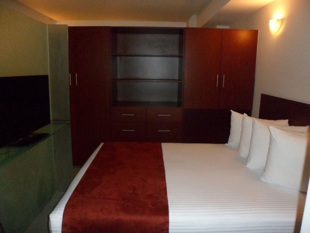 Imagen de la habitación del Hotel Suites Capri Reforma. Foto 7