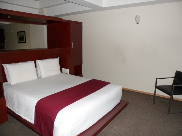 Imagen de la habitación del Hotel Suites Capri Reforma. Foto 8