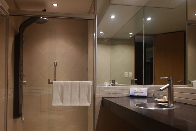 Imagen de la habitación del Hotel Suites Capri Reforma. Foto 14