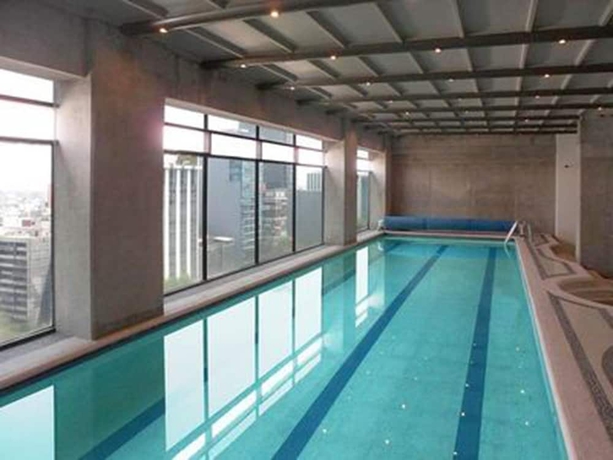 Imagen de la piscina del Hotel Suites Capri Reforma. Foto 18