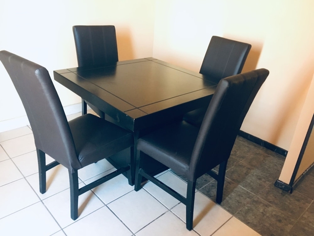 Imagen de la habitación del Hotel Suites Cervantes. Foto 3