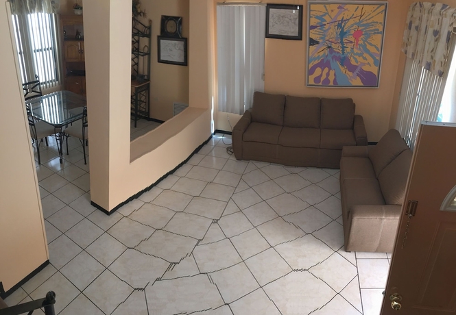 Imagen de la habitación del Hotel Suites Cervantes. Foto 5