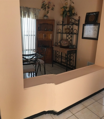 Imagen de la habitación del Hotel Suites Cervantes. Foto 16