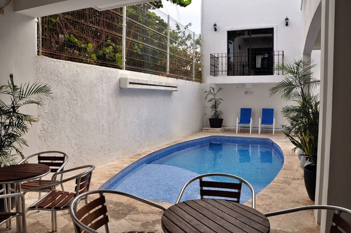 Imagen de la piscina del Hotel Suites Chac Chi. Foto 10