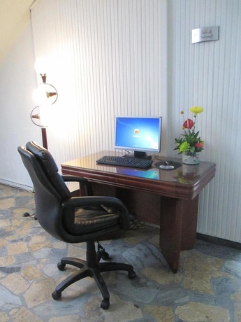 Imagen de los interiores del Hotel Suites Chico. Foto 16