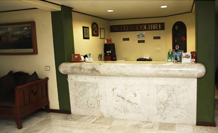 Imagen de los interiores del Hotel Suites Colibrí. Foto 16