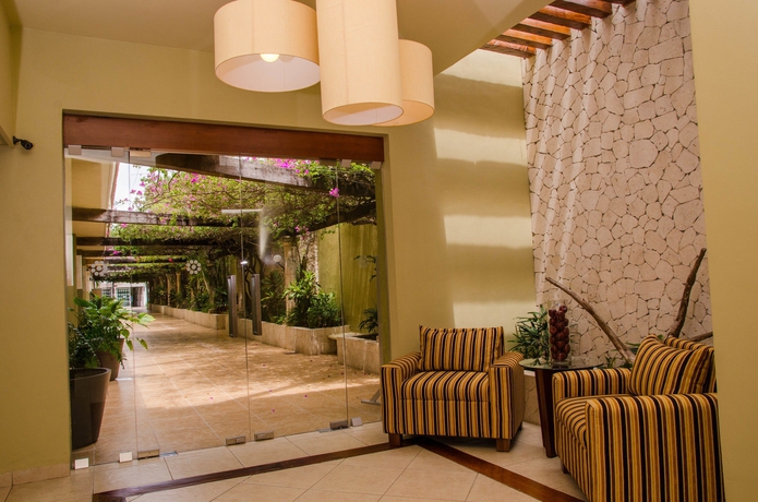 Imagen de los interiores del Hotel Suites Colonial. Foto 13