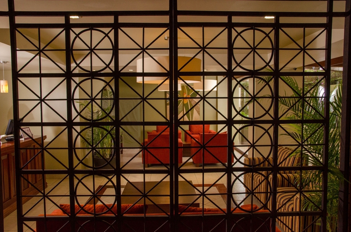 Imagen de los interiores del Hotel Suites Colonial. Foto 14