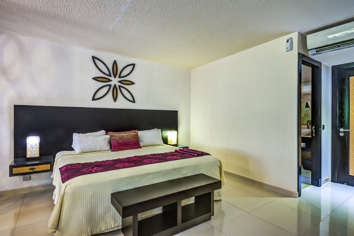 Imagen de la habitación del Hotel Suites Corazon. Foto 1