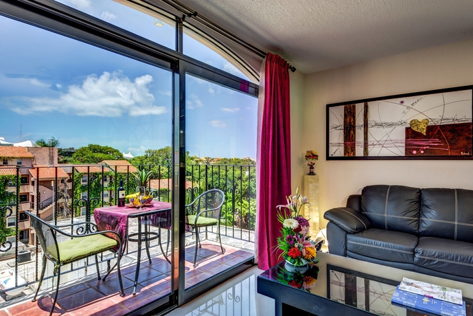 Imagen de la habitación del Hotel Suites Corazon. Foto 5