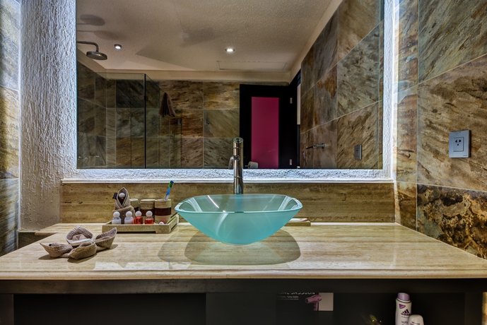 Imagen de la habitación del Hotel Suites Corazon. Foto 6