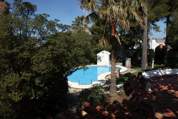 Imagen de la piscina del Hotel Suites Cortijo Fontanilla. Foto 15