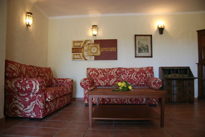 Imagen de la habitación del Hotel Suites Cortijo Fontanilla. Foto 7