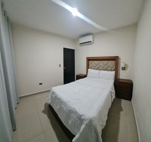 Imagen de la habitación del Hotel Suites Costa Diamante San Carlos. Foto 17