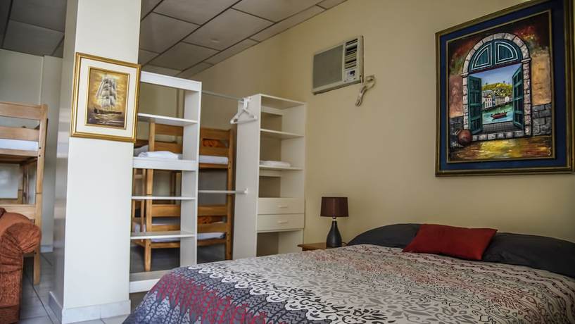 Imagen de la habitación del Hotel Suites Costa de Oro. Foto 5