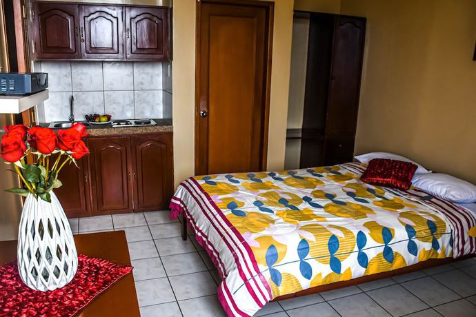 Imagen de la habitación del Hotel Suites Costa de Oro. Foto 11