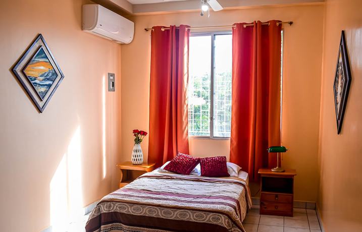 Imagen de la habitación del Hotel Suites Costa de Oro. Foto 13