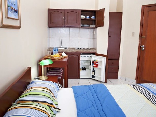 Imagen de la habitación del Hotel Suites Costa de Oro. Foto 16