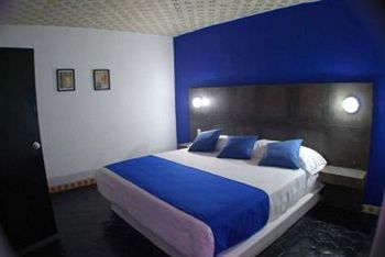 Imagen de la habitación del Hotel Suites Dali. Foto 8